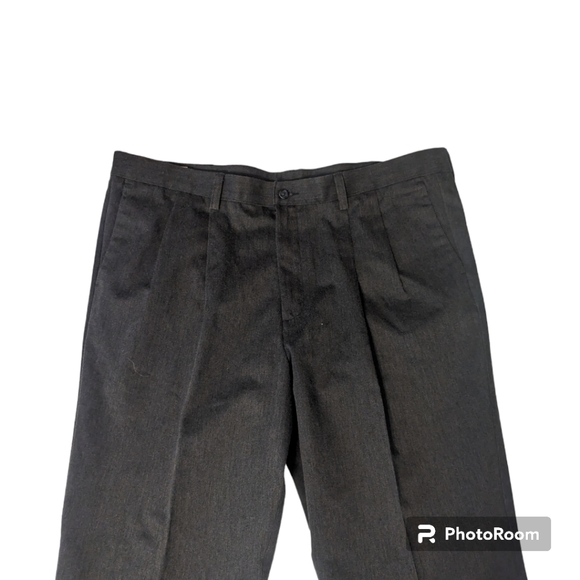 Dockers Charcoal Easy Care Individual Fit Pleated Khakis Pants Men's 42W 32L - Picture 6 of 7